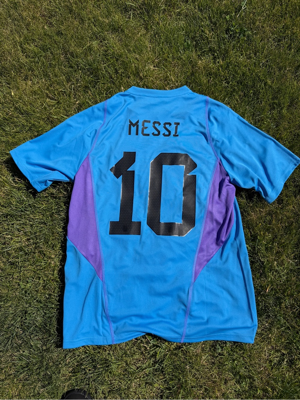 TEAM ARGENTINA TIRO 2023 LIONEL MESSI AWAY 21 SOCCER JERSEY 
Size Large (Mens)